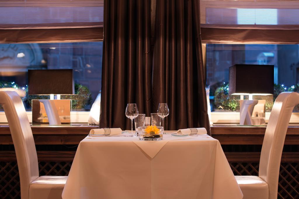 Hotel Restaurant "Le Strasbourg" Bitche Exterior foto
