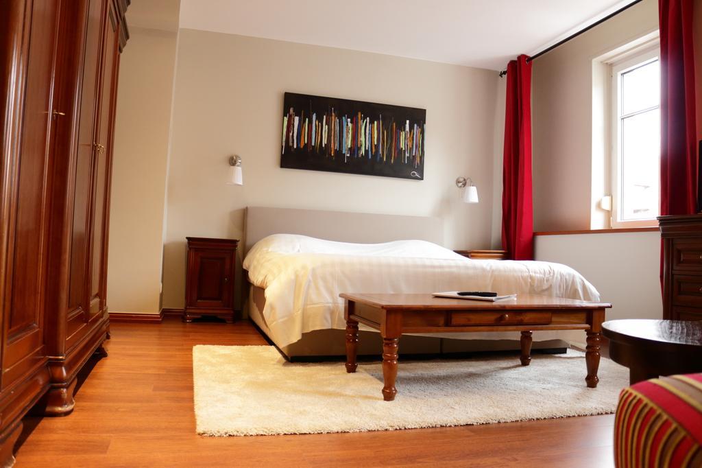 Hotel Restaurant "Le Strasbourg" Bitche Habitación foto
